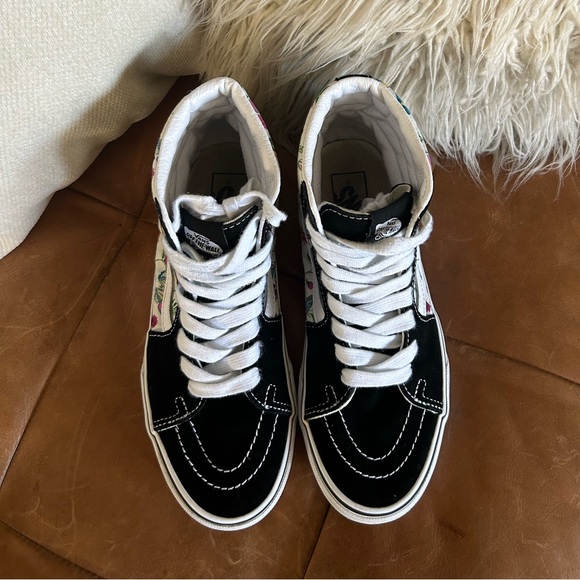 Vans high tops with butterfly accents - Picture 6 of 7